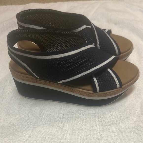 Blue and White Wedges with Cross-Strap Design - Picture 3 of 4
